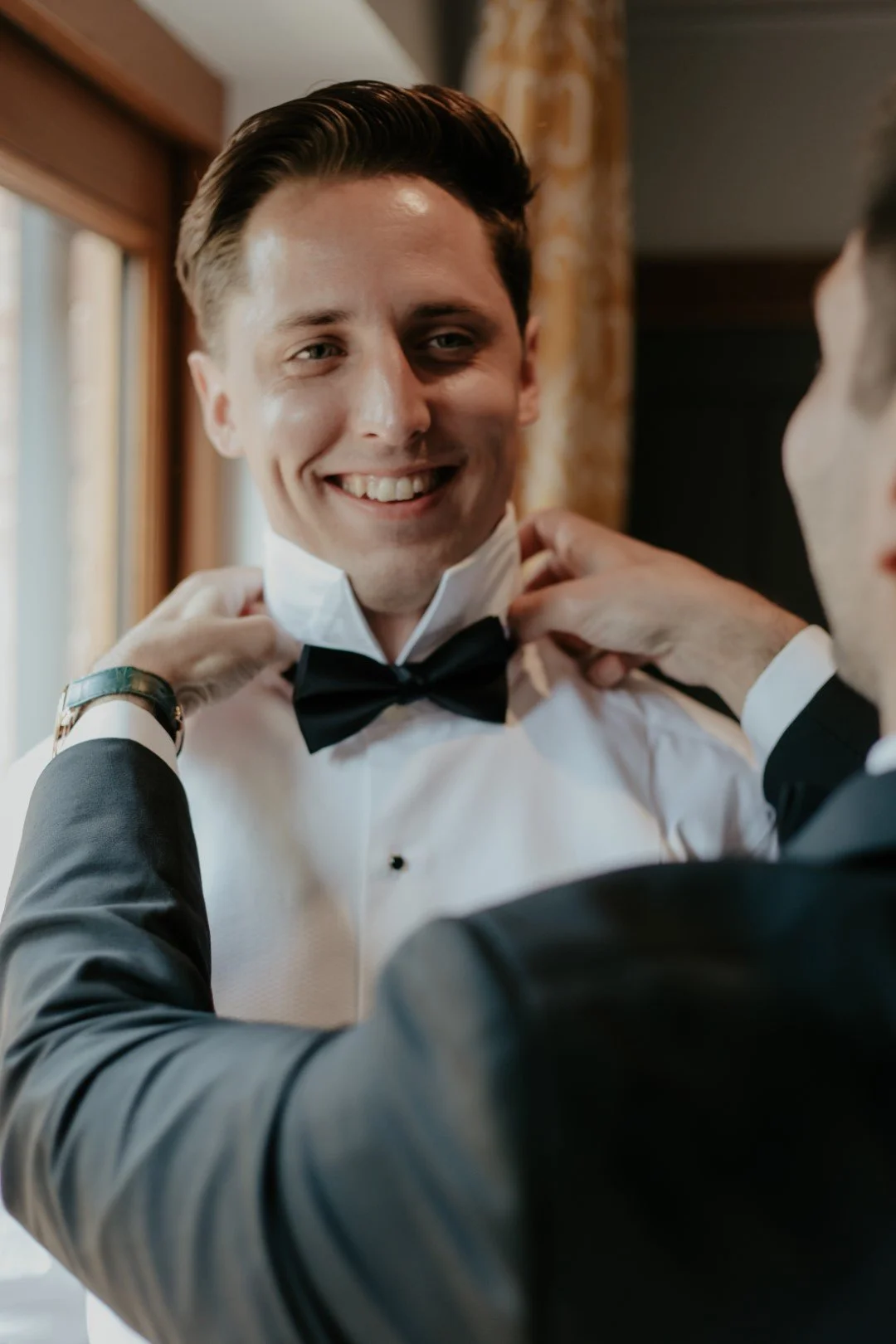 Groom-blacktie-prepare (1).jpg