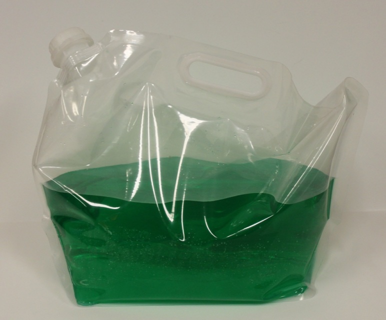 Liquid spout bag with handle