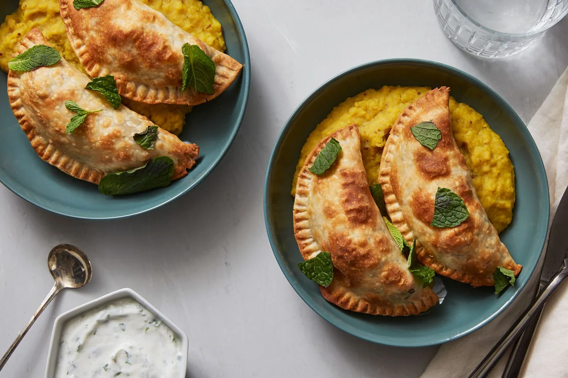 130-2PV3-Potato-Broccoli-Samosas-15247_Right_splash_feature.jpg