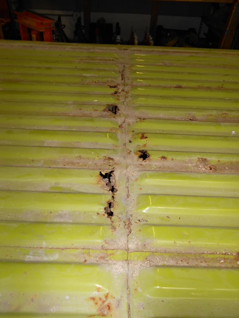 109 Upper cargo floor.JPG