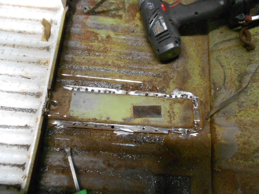 175 Fuel tank support.JPG