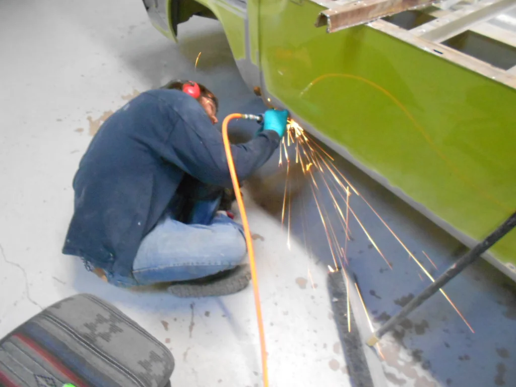 188 Rocker rust removal.JPG