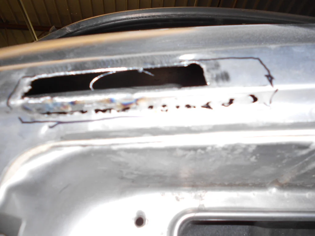 220 Nose Vent Rust.JPG