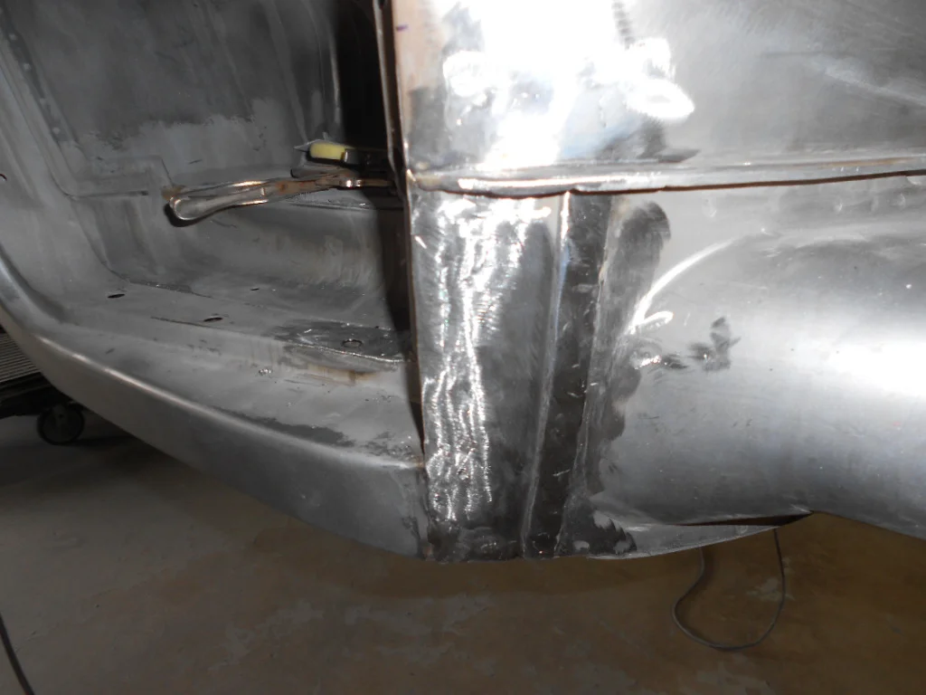 328 Welded corner.JPG
