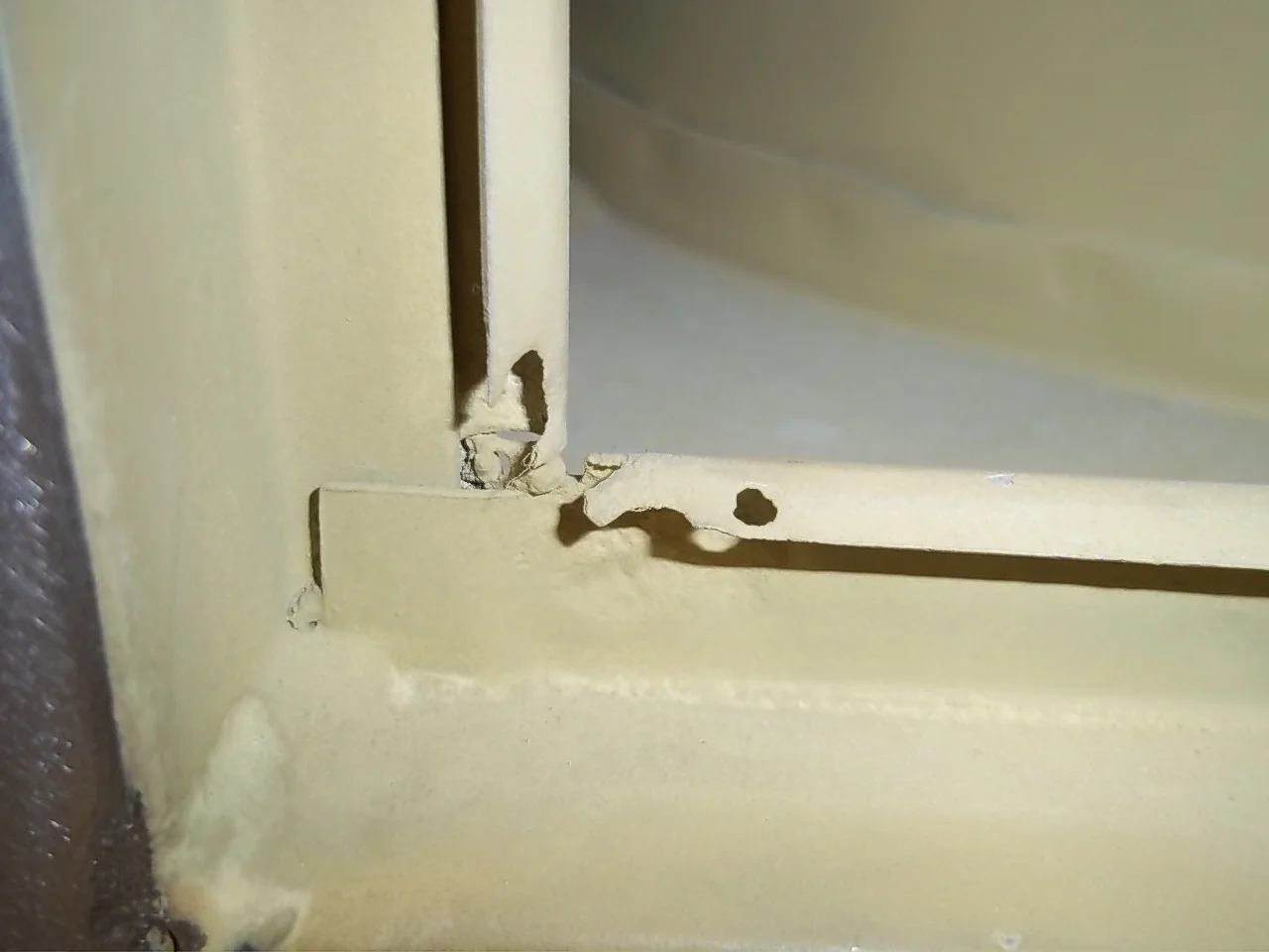 472 LR apron corner.JPG