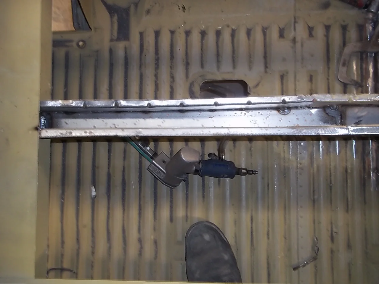 522 New Upper crossmember.JPG