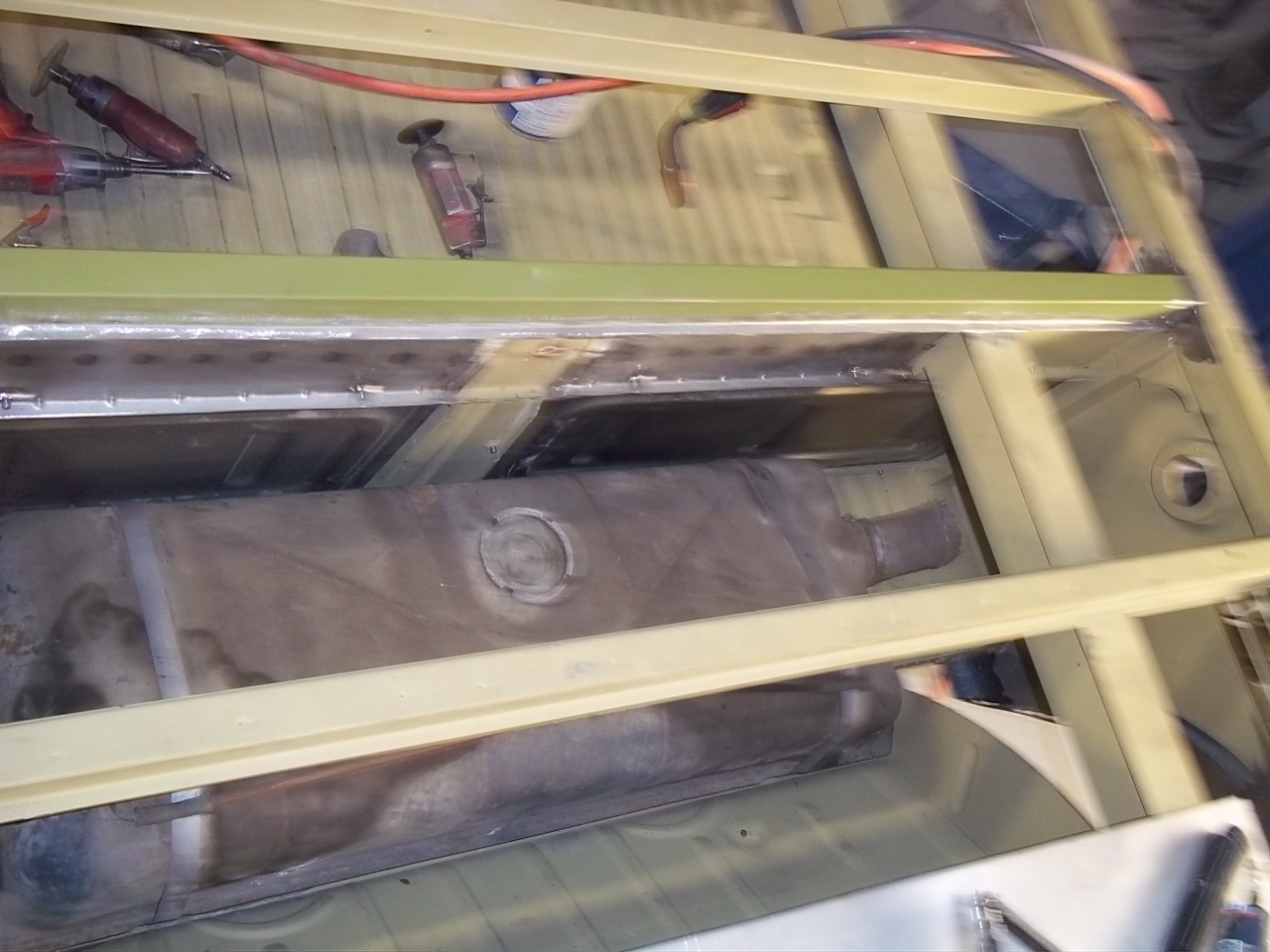 533 Fuel tank fitting.JPG