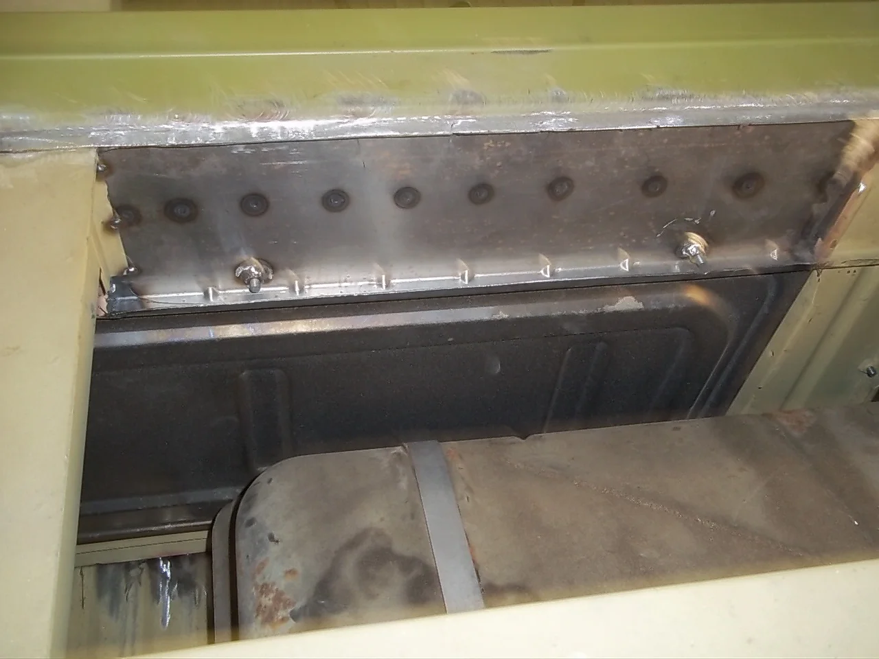 534 Fuel tank area.JPG