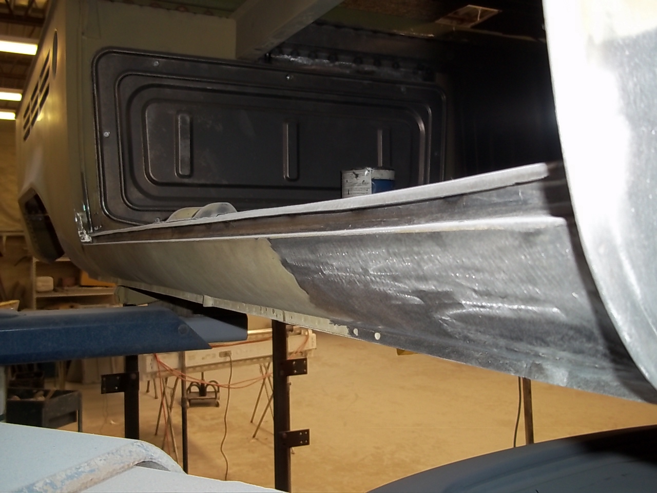 544 R rocker & seal channel.JPG