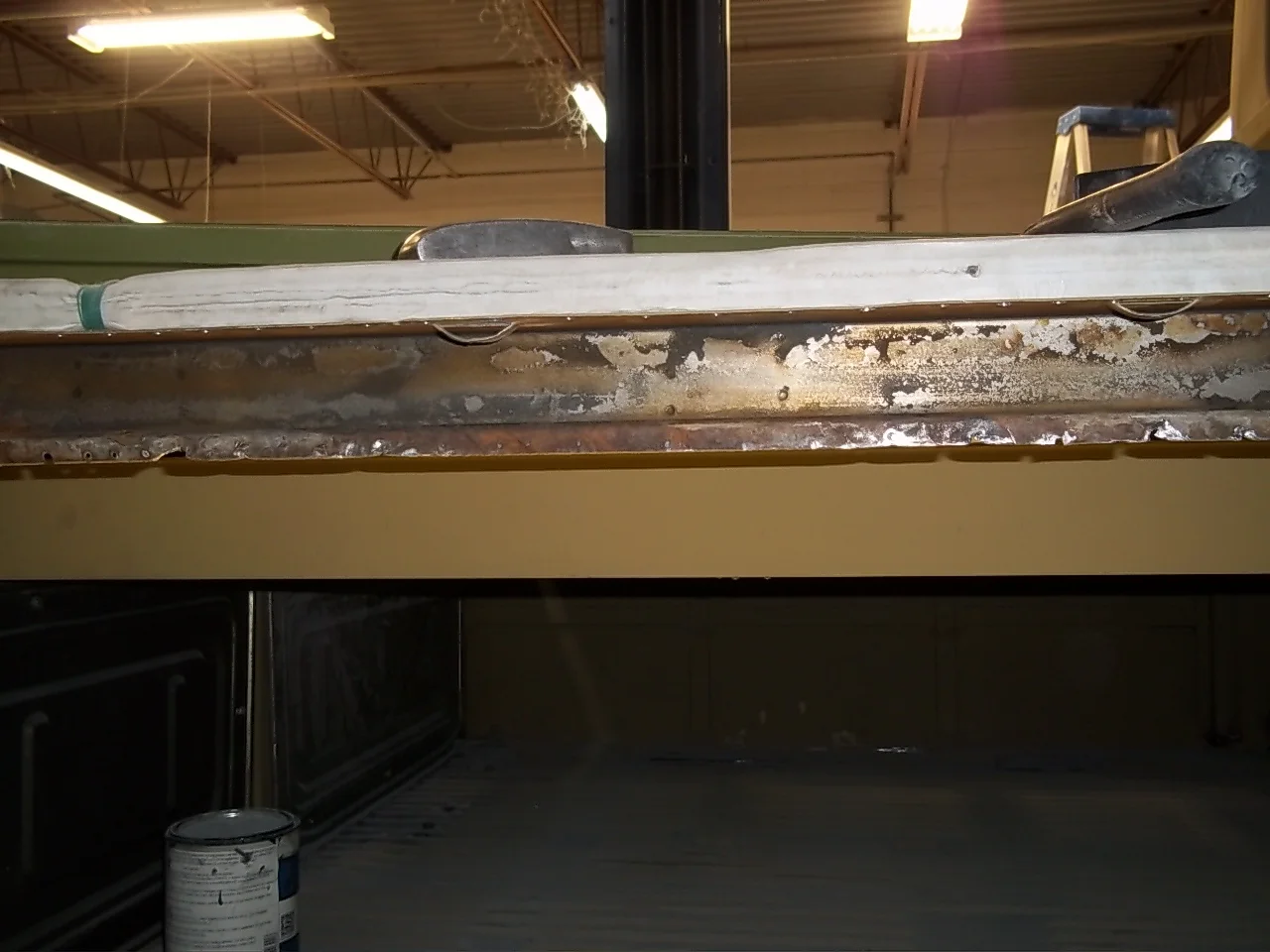 551 R Hinge Carrier Removal.JPG