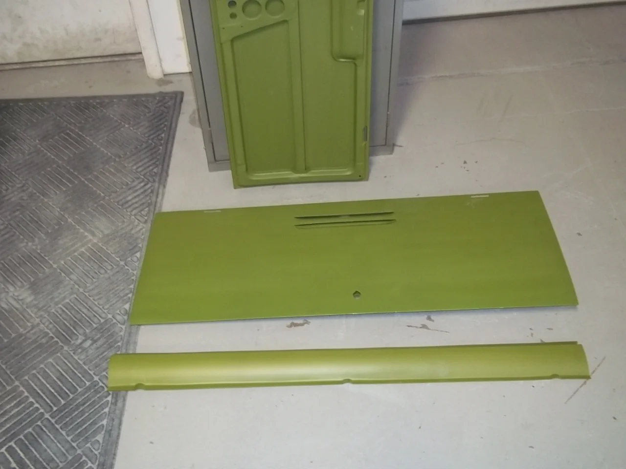 558 New L Rocker & Doors.JPG