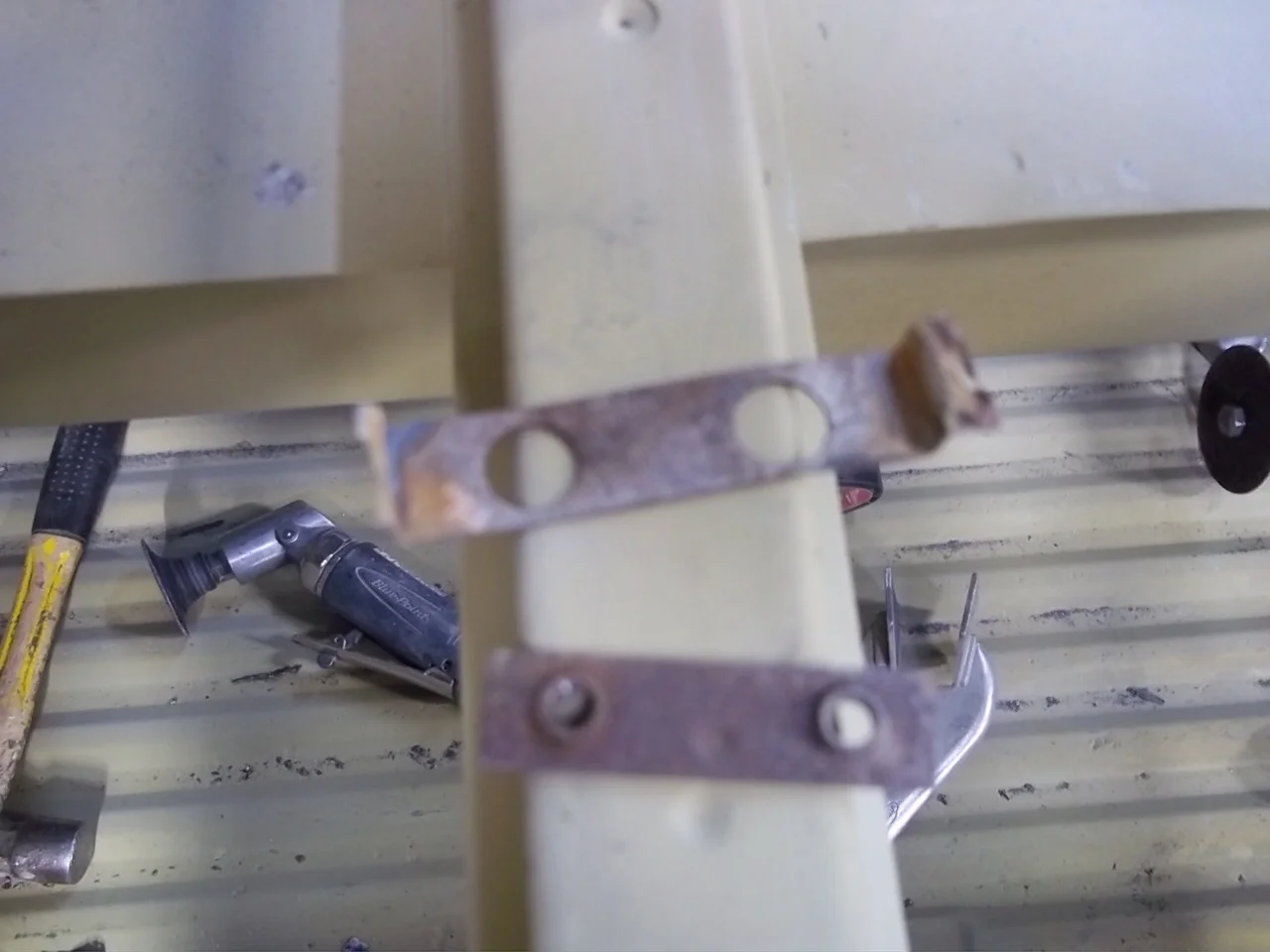 567 Hinge Mount Pieces.JPG