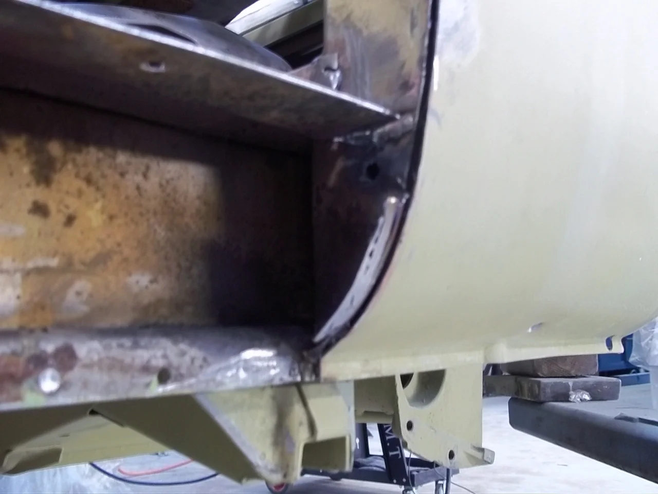 571 L Rocker Removed.JPG