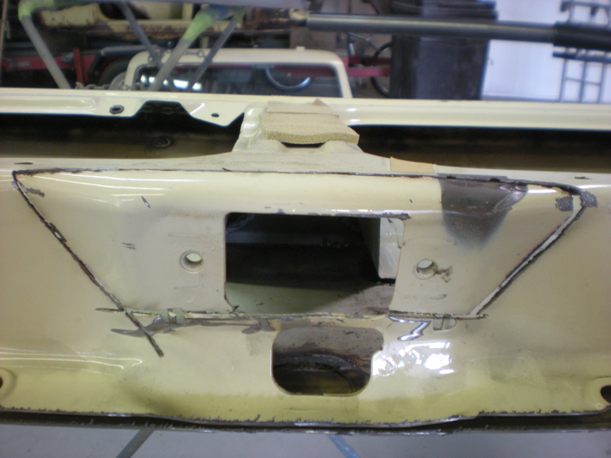 82 rear gate.JPG