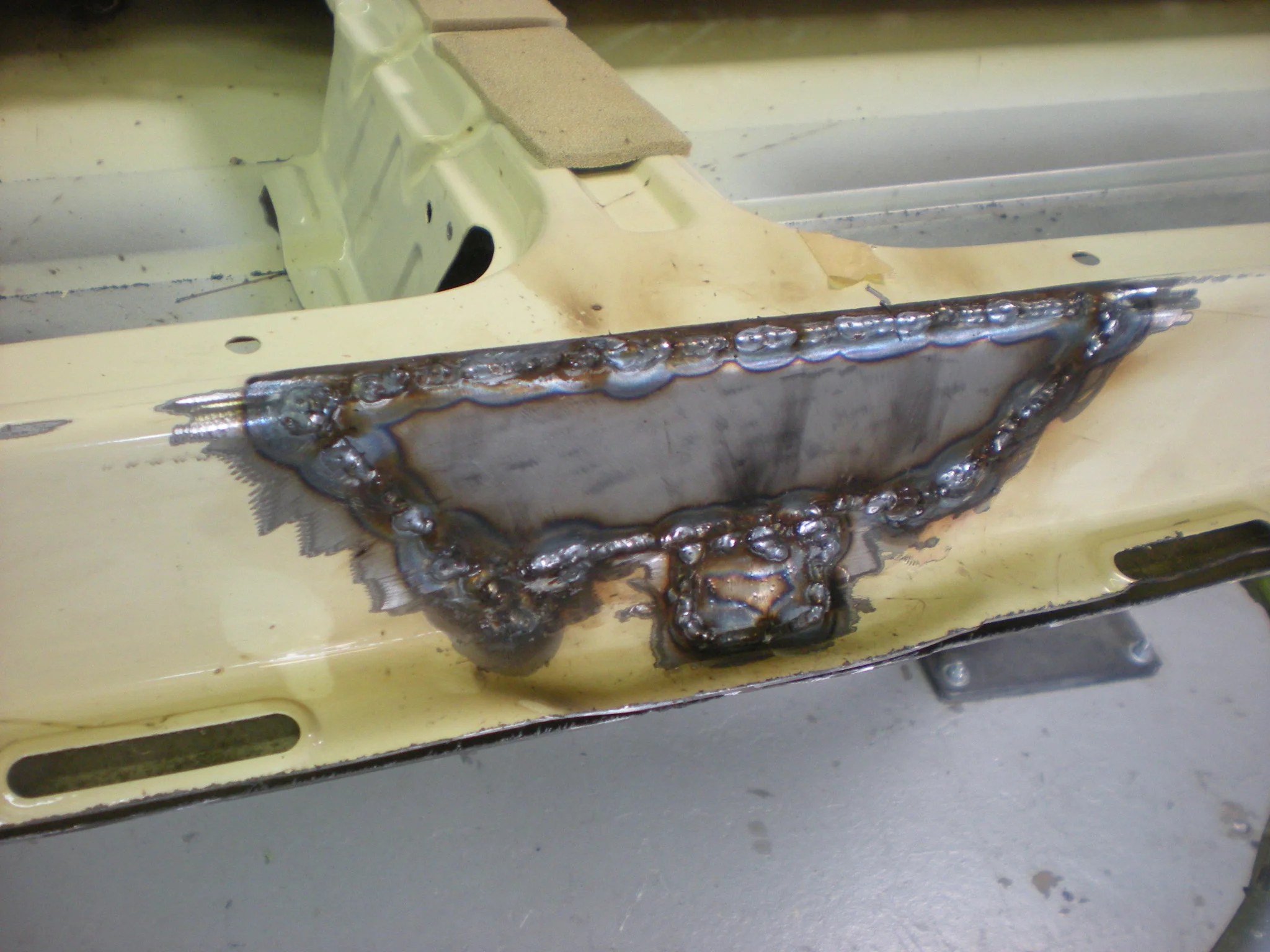 84 rear gate.JPG