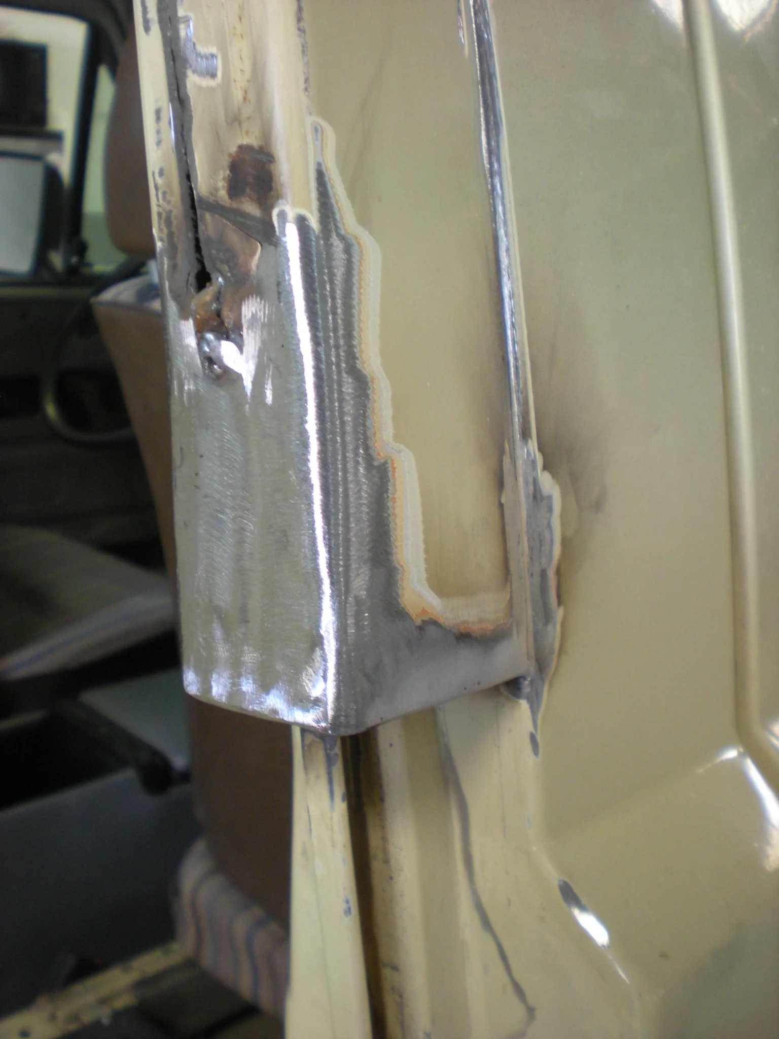 104 Custom 'B' Pillar.JPG