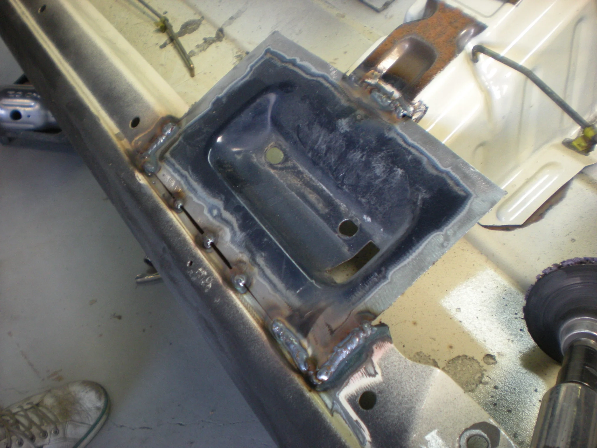 129 Tailgate Latch.JPG