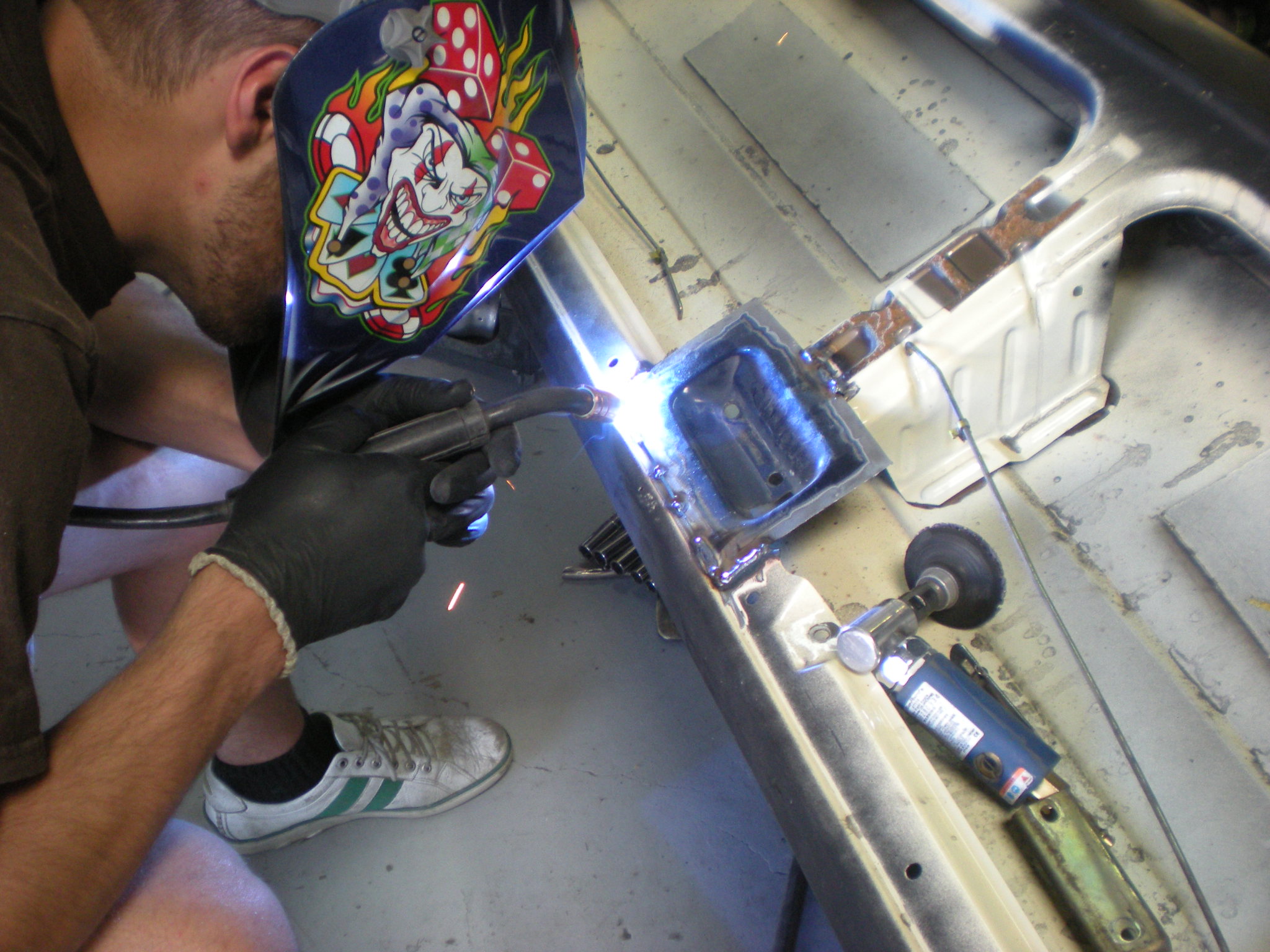 131 Tailgate Latch.JPG