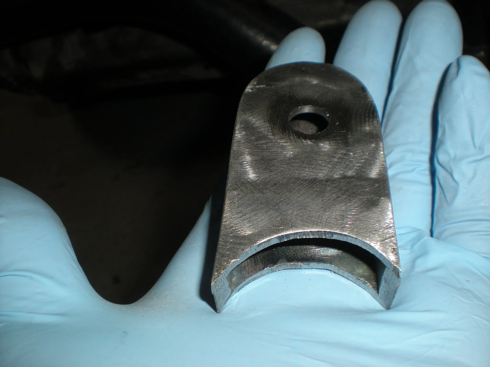 204 Hinge mount bracket.JPG