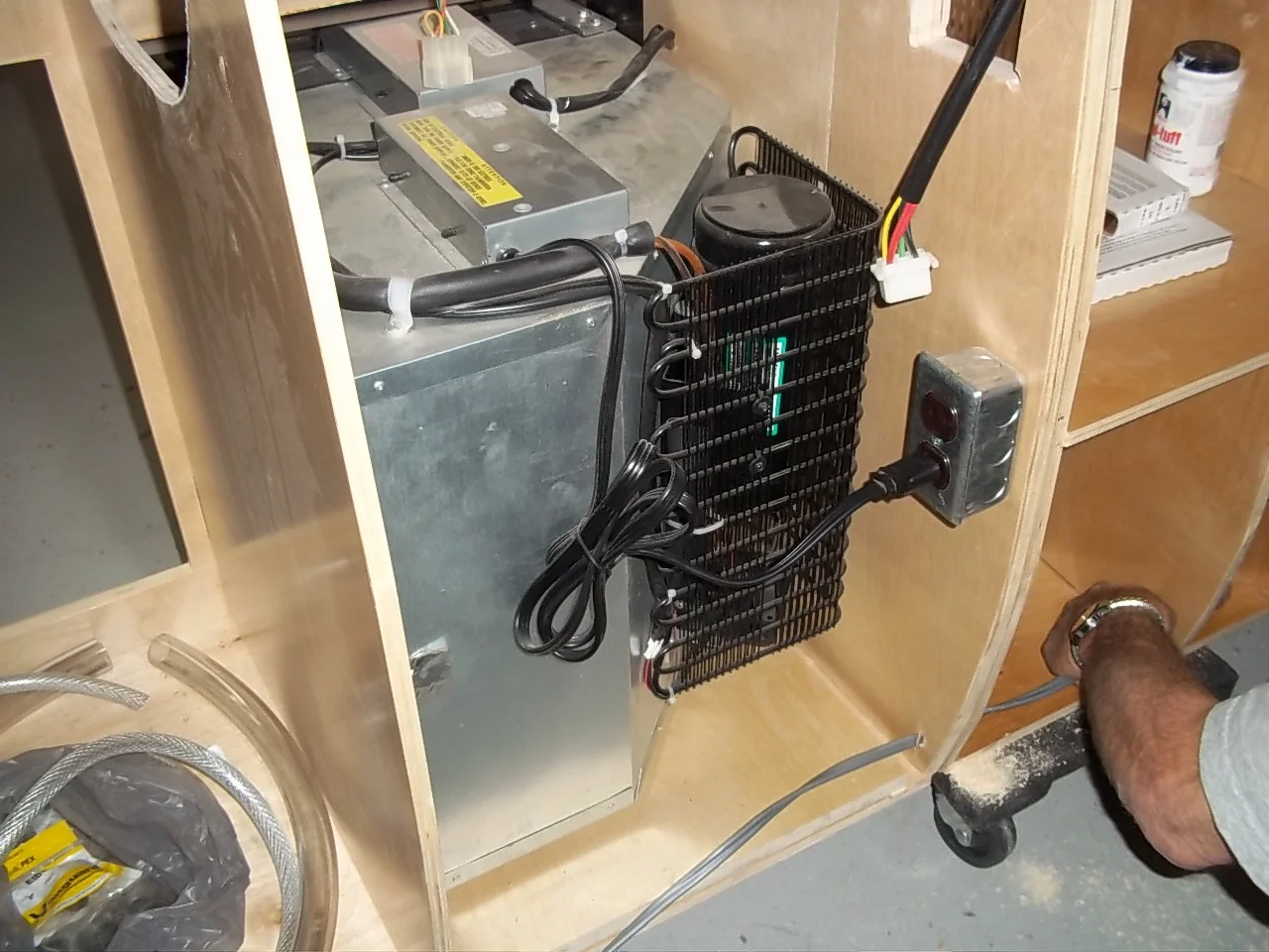 508 Fridge Outlet.JPG