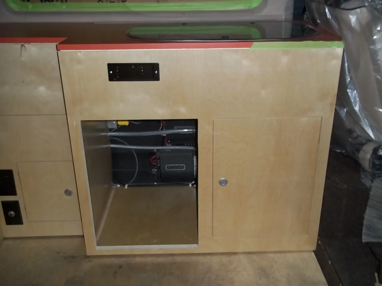 533 Cabinets.JPG