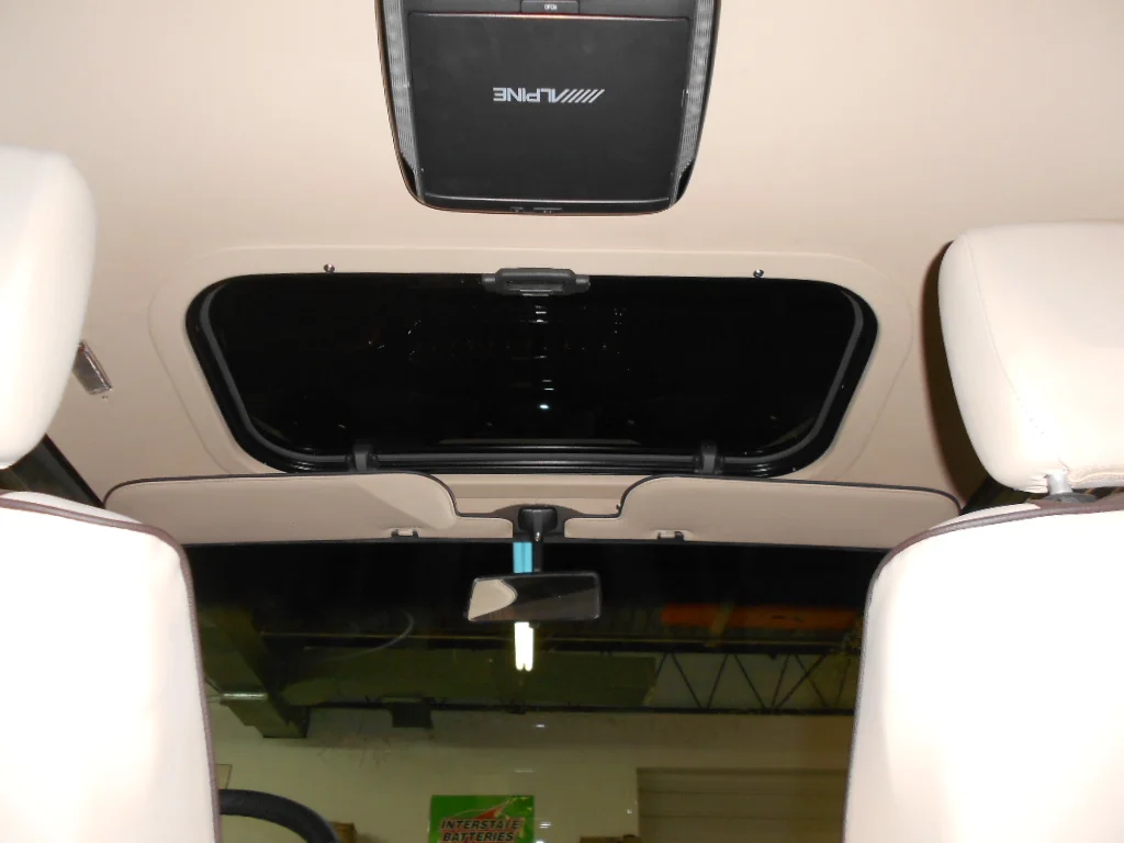 588 Sunroof.JPG