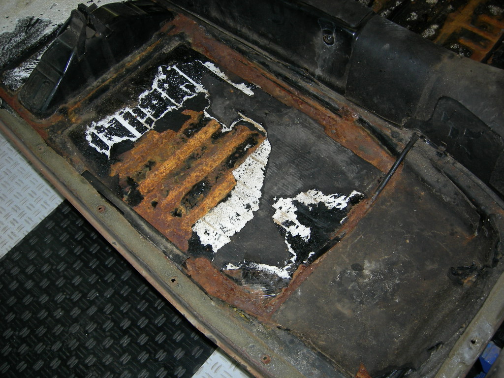 28 LR Chassis Rust.JPG