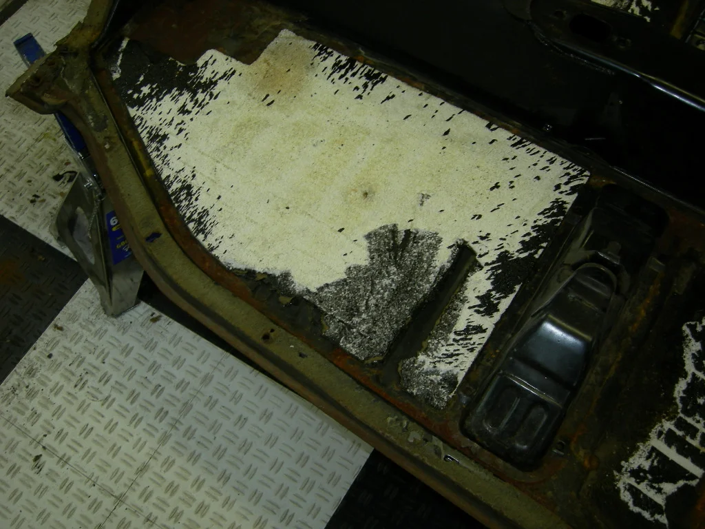 30 LF Chassis Rust.JPG