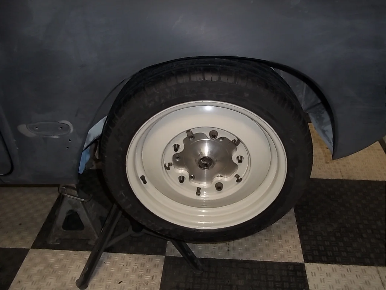 325 Fitting Wheels.JPG
