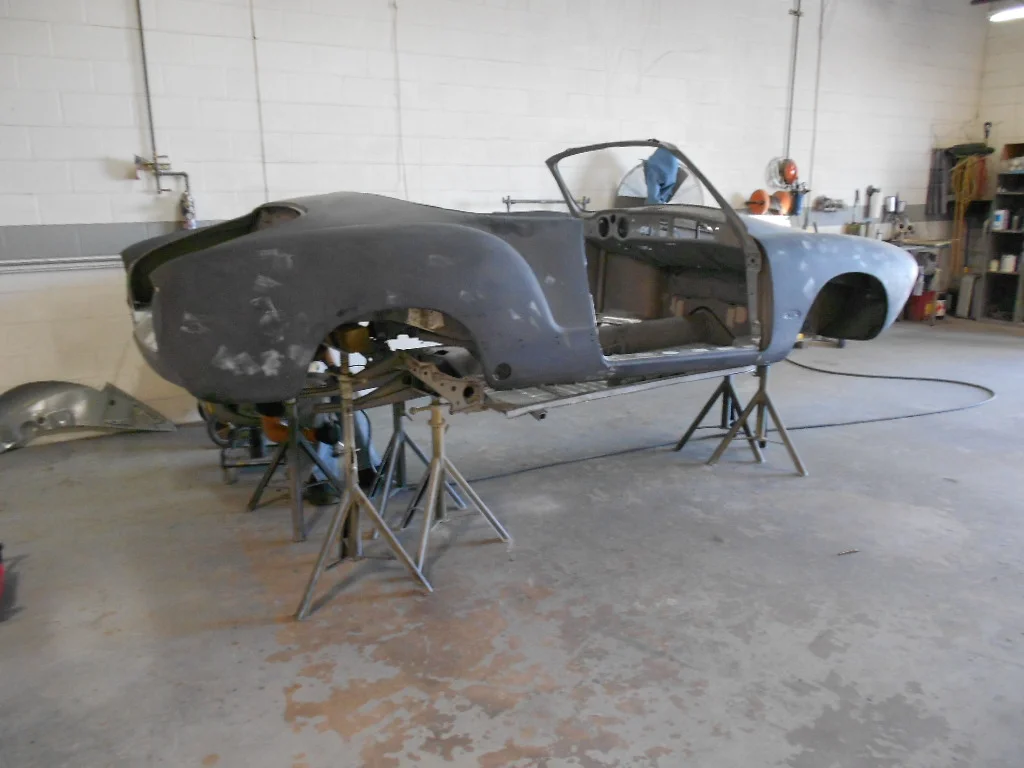 268 Fitting Body to Chassis.JPG