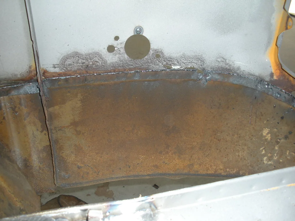 145 RR Battery tray removed.JPG