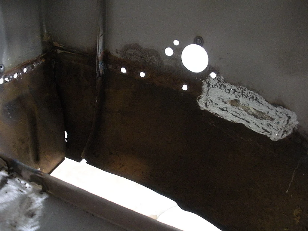 153 RR Battery tray removed.JPG