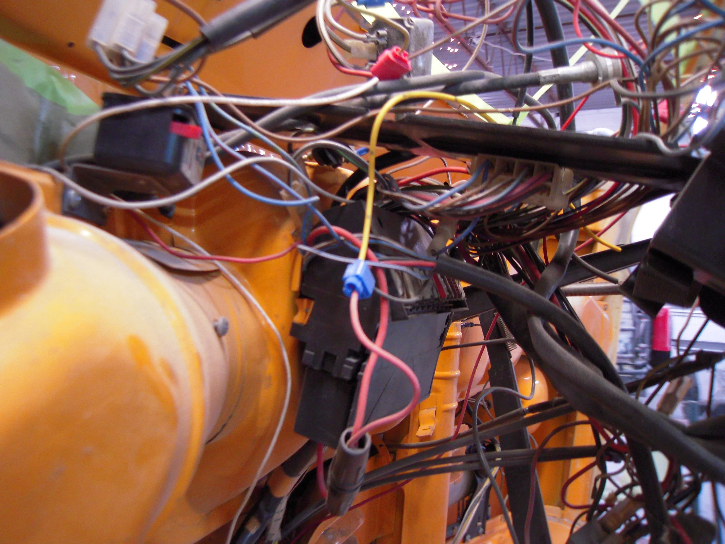174 Dash Wiring Removal.jpg