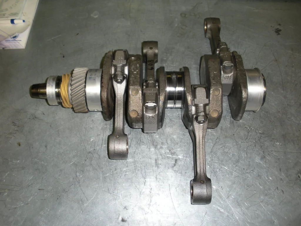 295 crankshaft & rods.JPG