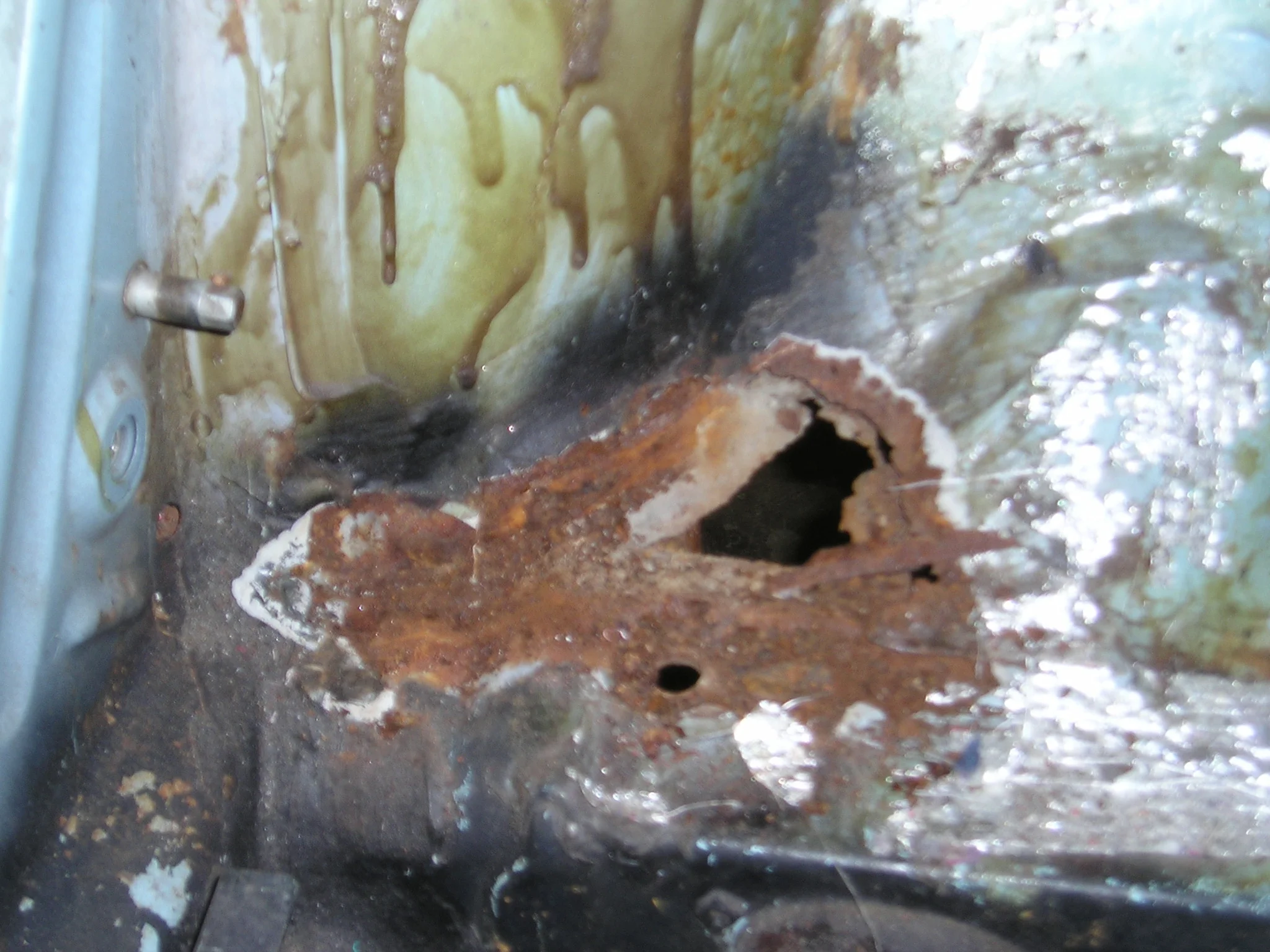 09 Under Rear Seat.jpg