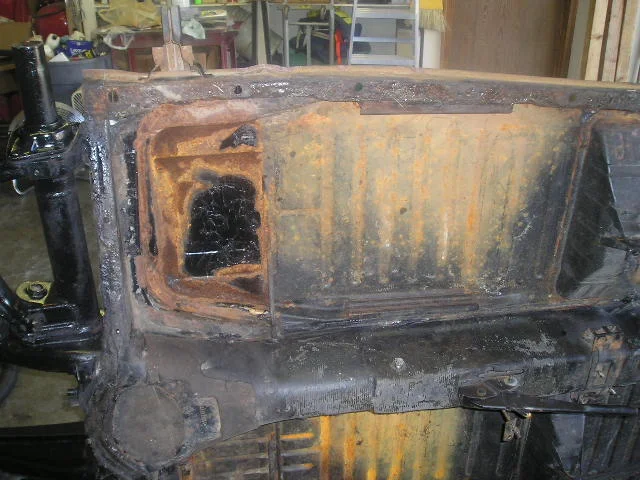 94 Chassis Rust (Top).jpg