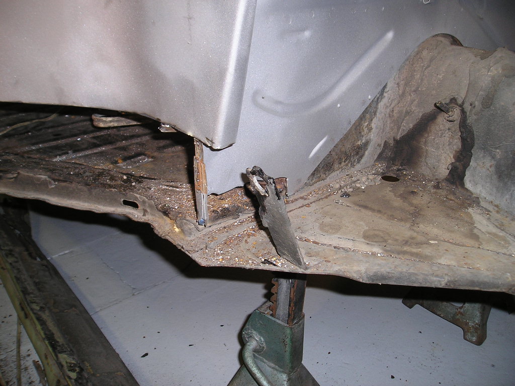 31 RF Bulkhead damge.jpg