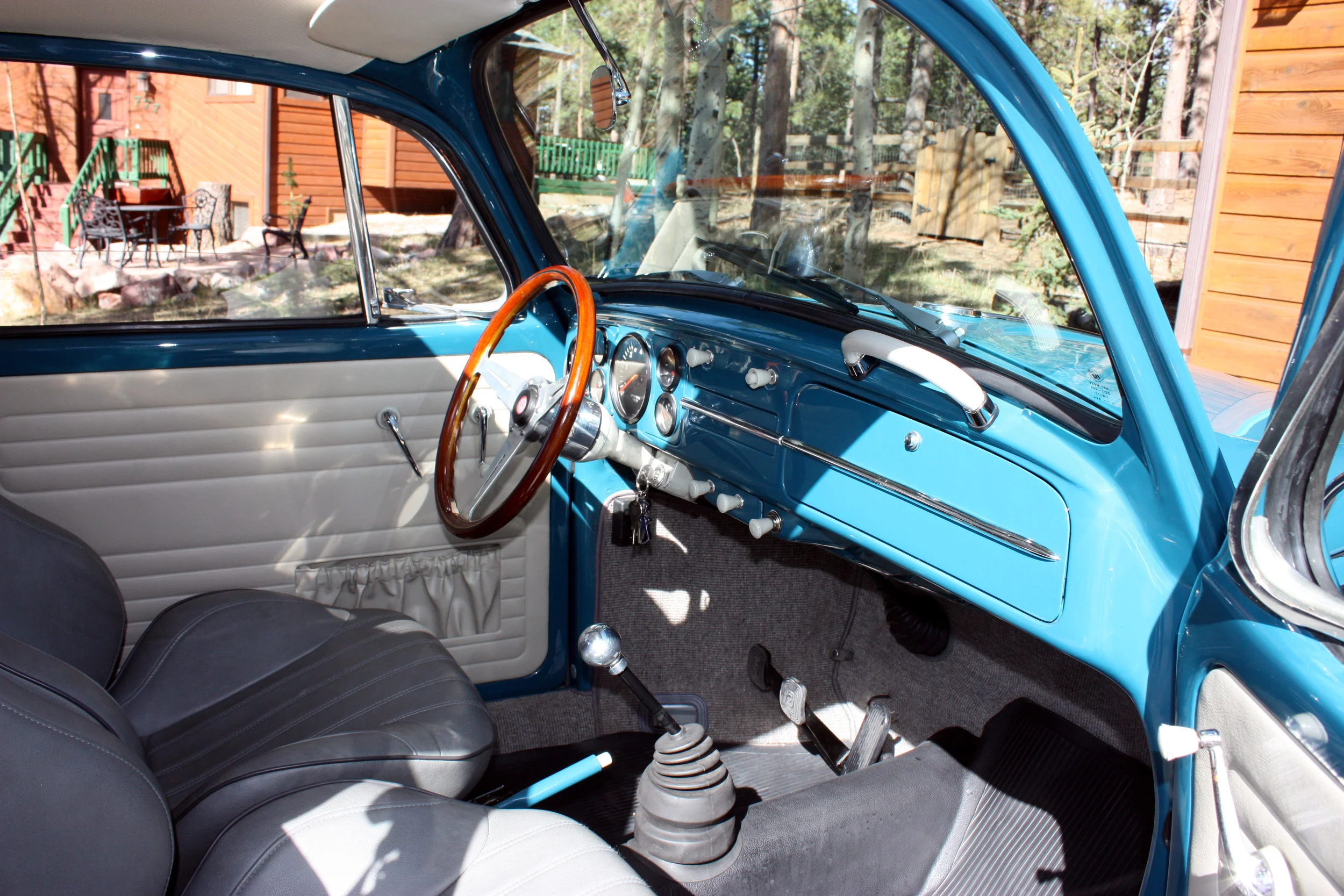Interior Front Dash.jpg