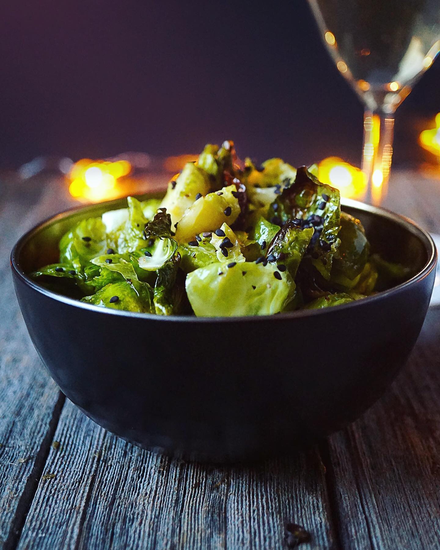 🌟Lemon Garlic Brussels Sprouts🌟

Looking for another festive side dish? I personally LOVE #brusselssprouts so I will definitely be adding this to the Christmas menu 🎁

&mdash;> Recipe on the blog (link in bio)

#sidedish #christmasmenu #festive