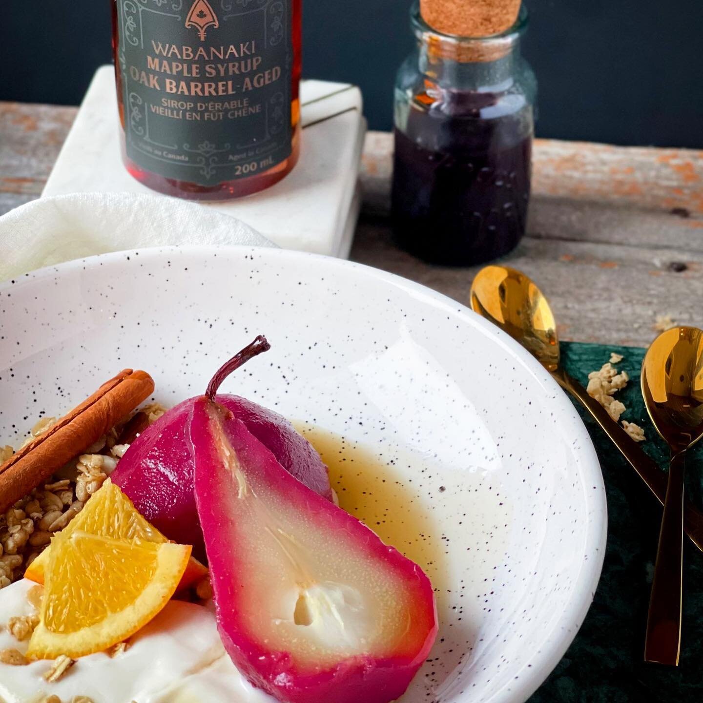 Christmas brekkie sorted featuring Mulled Wine Poached Pears with Vanilla Yogurt and Toasted Oak Maple Syrup 🍁

This recipe features Indigenous female-owned @wabanakimaple Oak Barrel-aged maple syrup #gifted - and it&rsquo;s serious delicious! With 