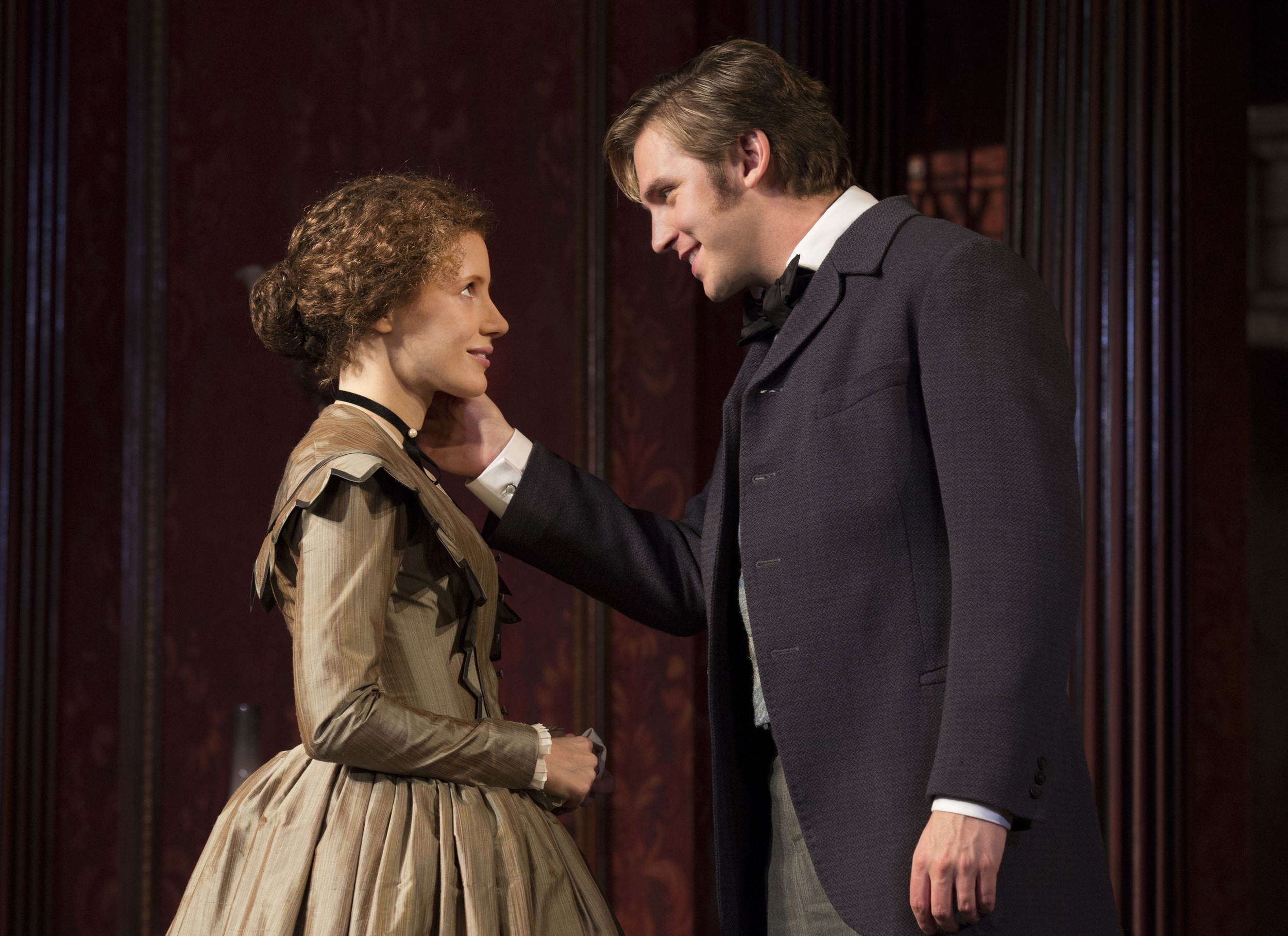 ZZZJessica-Chastain-Dan-Stevens-Joan-Marcus.jpg