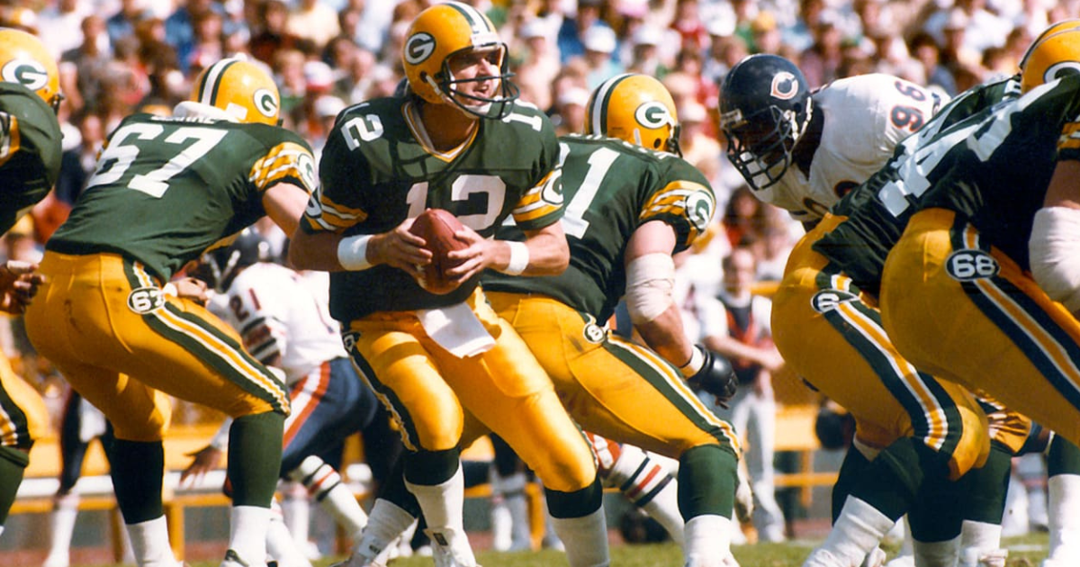 Lynn Dickey gets it going