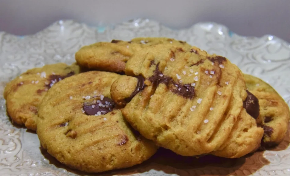 Peanut Butter Chocolate Chip Maple Cookies