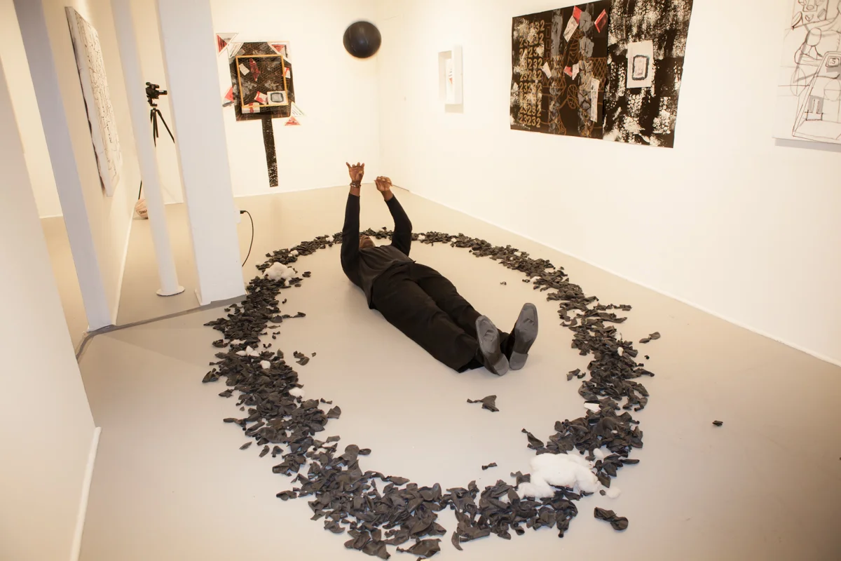  I Believe I Can Fly (performance) #2  rubber balloons, cotton  2015 