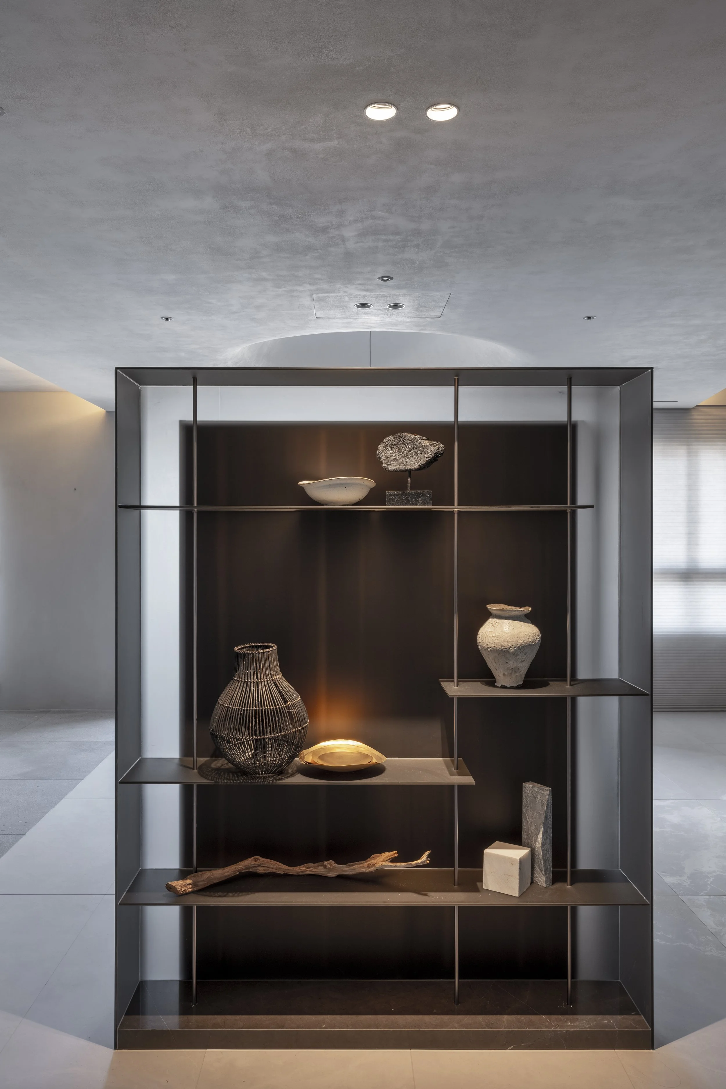 12_玄關展示櫃_柏成設計提供，李國民拍攝.jpg