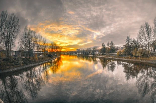 Sunset-Color-in-Black-And-White-620x411.jpg