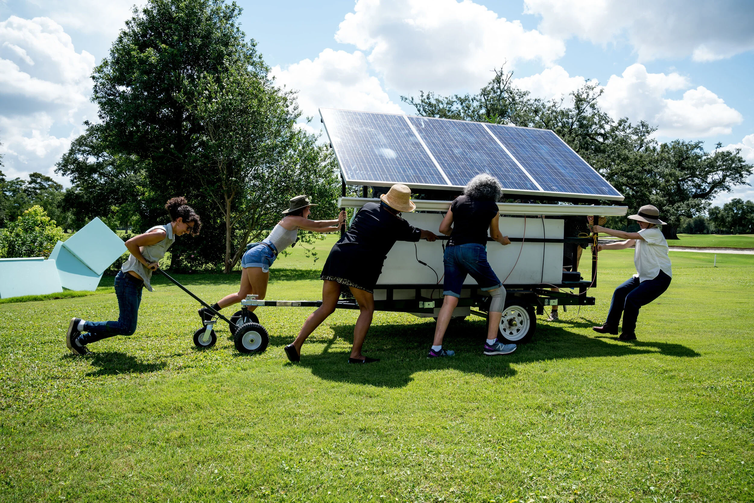 becoming-with: rhizomatic solar cart