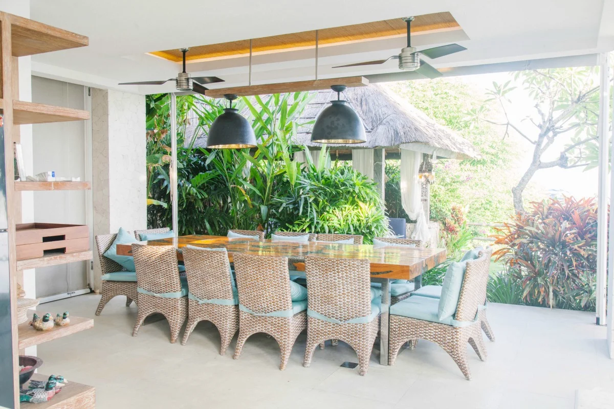 indoor-dining-luxury-private-villa-bali.jpg