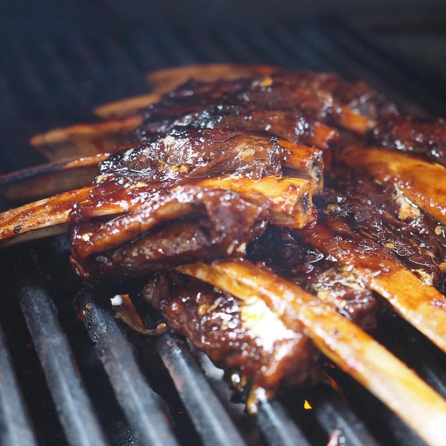 Since we can&rsquo;t travel to Bali this year, we&rsquo;ll bring Bali to you 🤤🤗✈️. Iga Bakar Babi- Pork ribs cooked with traditional &ldquo;base genep&rdquo; spice paste for over 18-hours then grilled and glazed with sweet soy and kaffir lime
🌴.
O