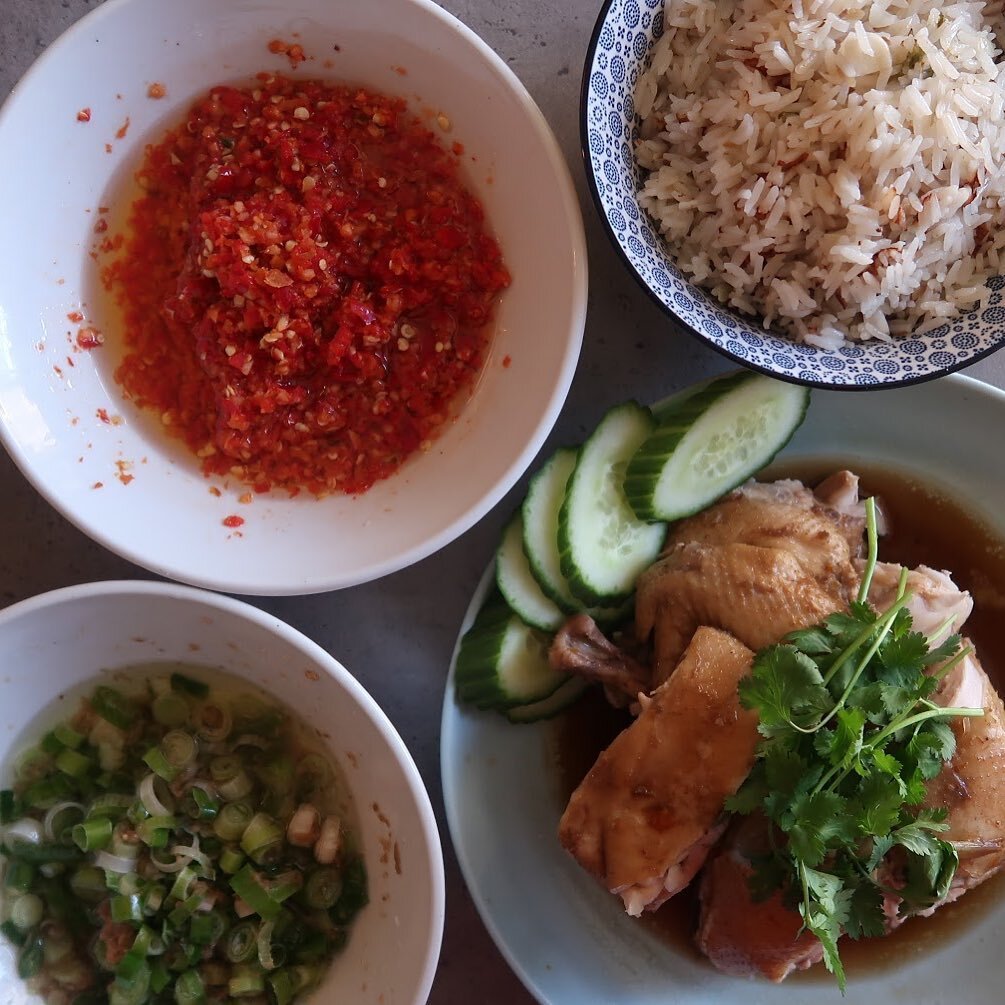 Hainanese chicken rice cravings?! 🤤🤤🤤 recently we shared with @colessupermarkets &ldquo;What&rsquo;s for dinner&rdquo; series, how you too can create this at home! Don&rsquo;t need to travel far to experience this delicious dinner 🍴 all the ingre